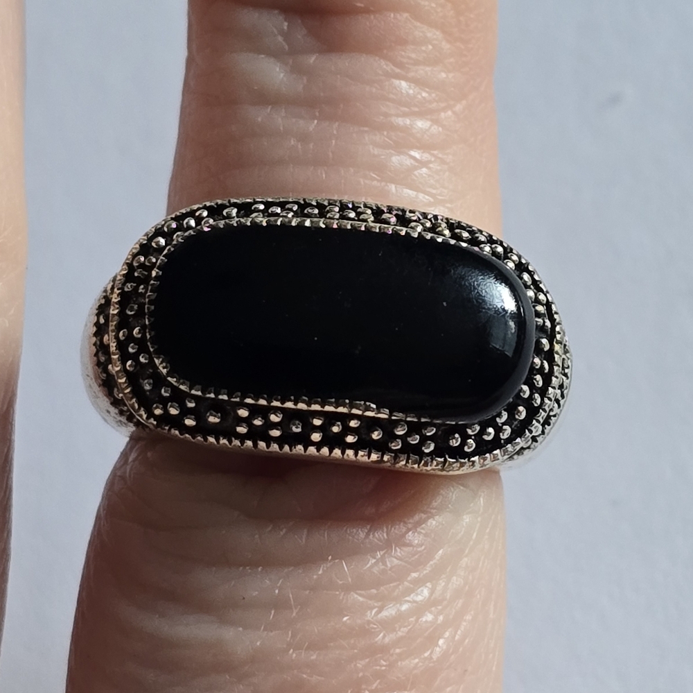 Black ring silver tone metal Ring size 8.5 faux marcasites